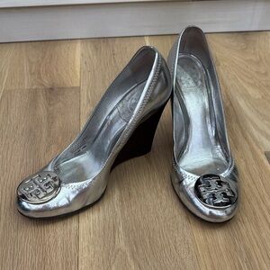 Tory Burch Metallic Silver Wedges